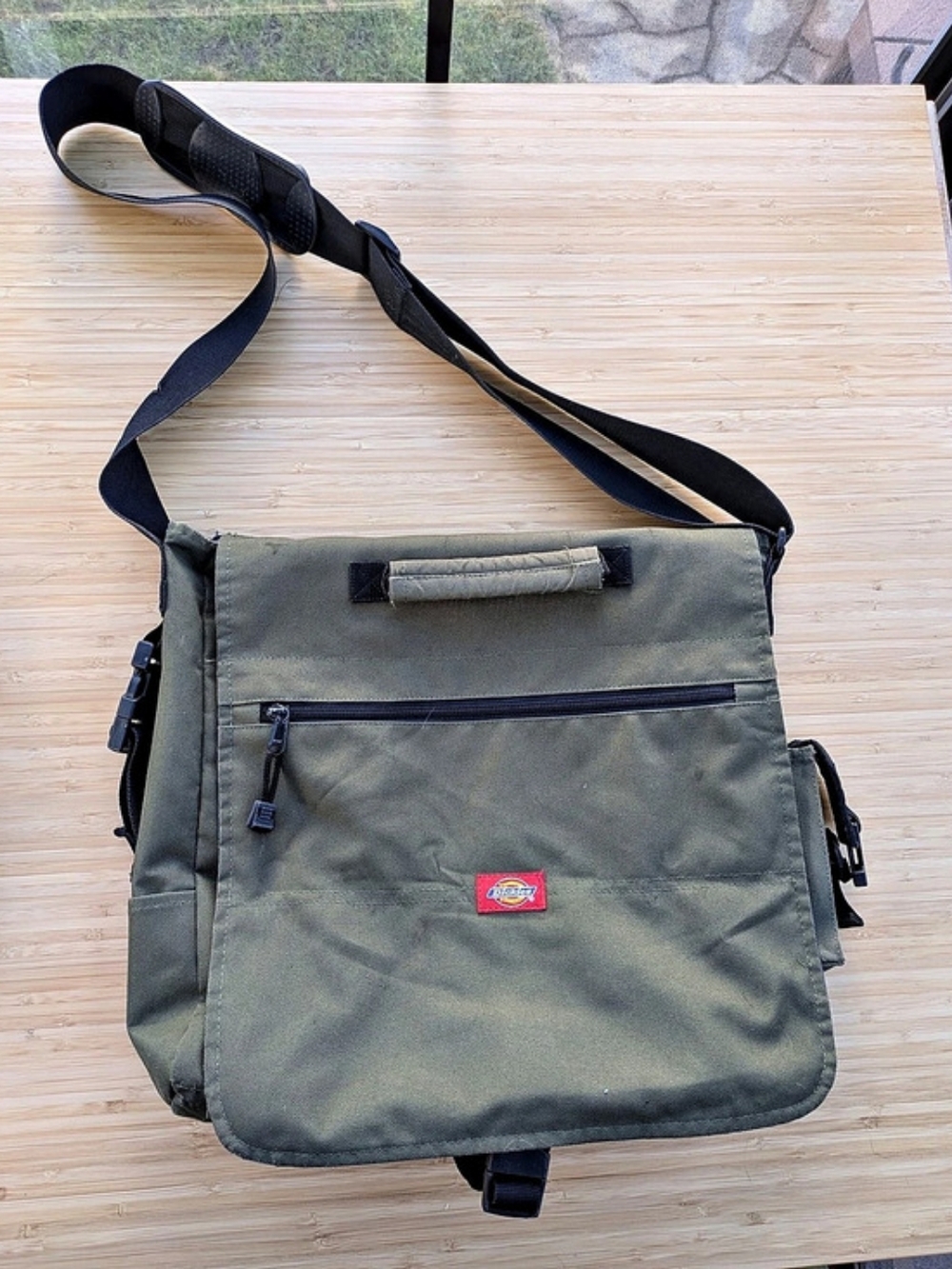 Dickies Crossbody Messenger Bag in Army Green